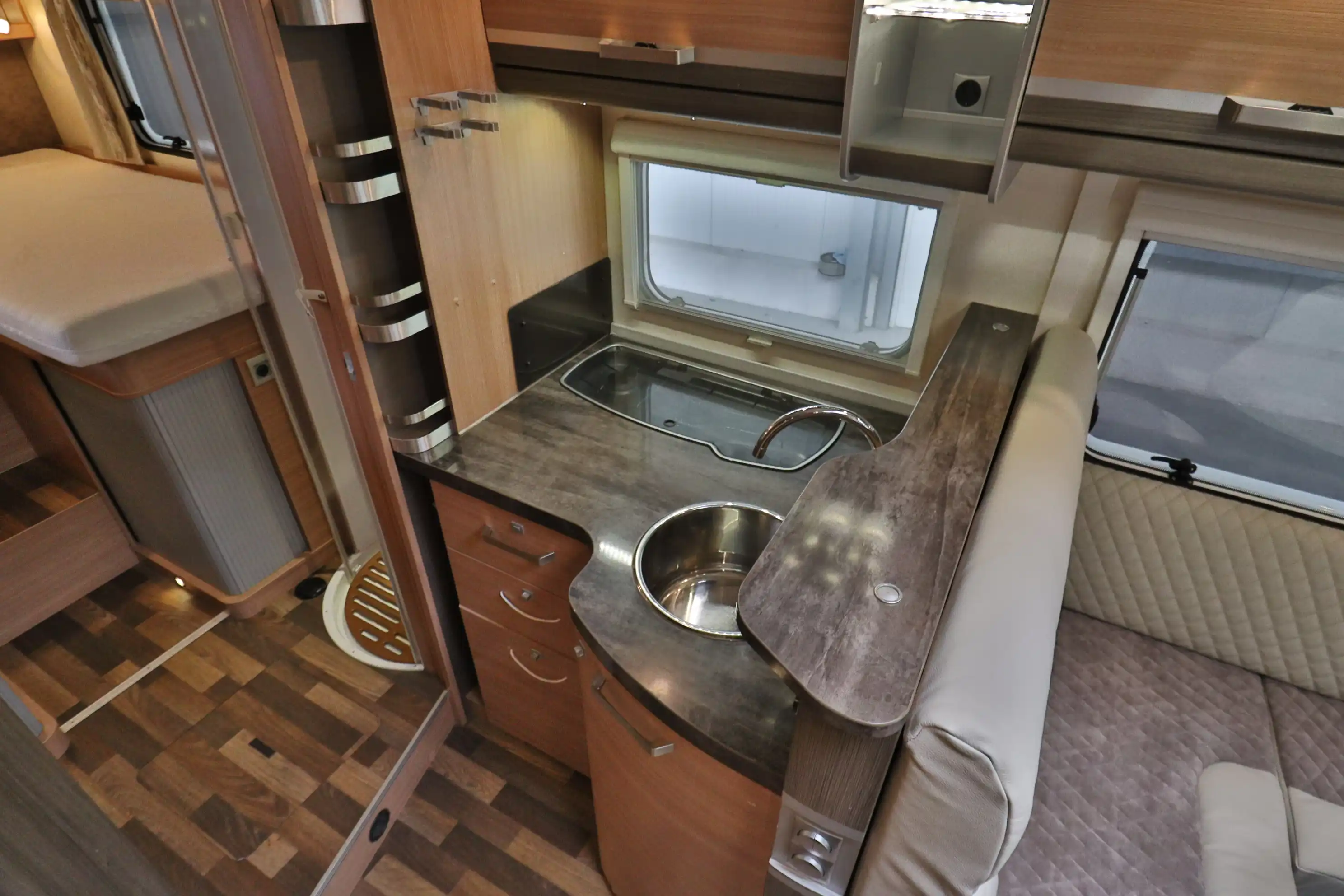 KNAUS Sun TI 700 MEG